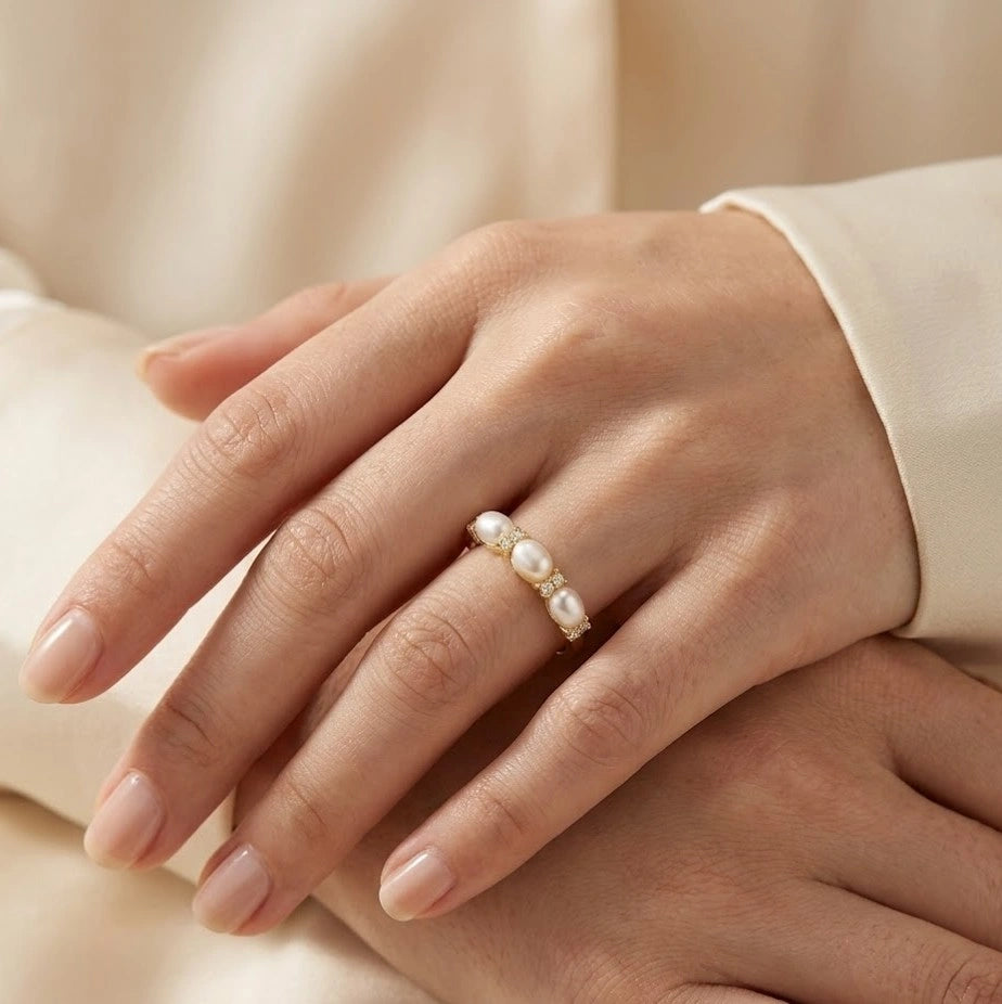 3-Pearl Gold Fashion Ring - Elegant Dainty Minimalist Jewelry for Women