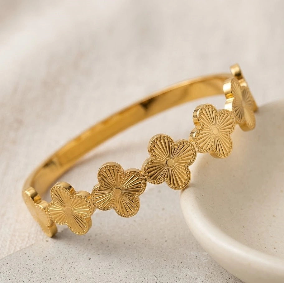 Clover Motif Anti-Tarnish Gold Plated Bracelet for Women