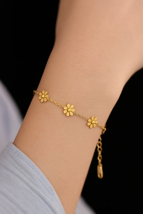 Daisy Flower Anti-Tarnish Gold Plated Bracelet - Korean Floral Jewelry