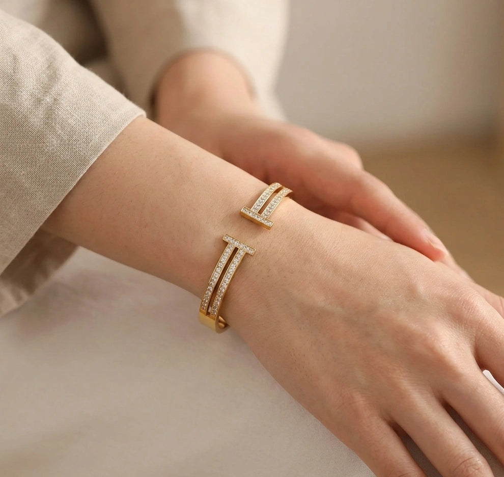 T-Letter Luxury Anti-Tarnish Gold Plated Bracelet for Women