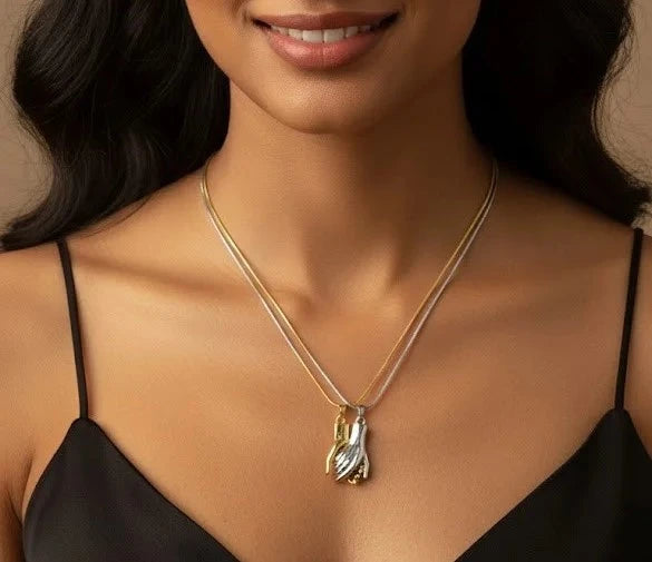 Magnetic Holding Hands Couple Necklace - Anti-Tarnish Gold & Silver Plated | Moncheri