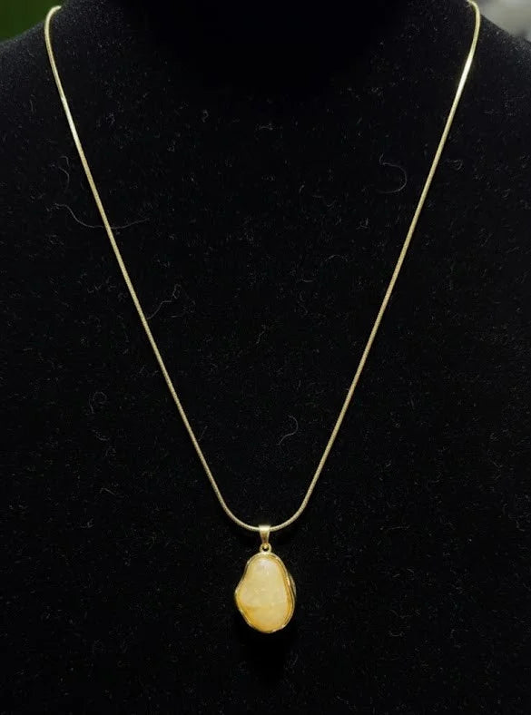 Organic White Stone Pendant Necklace - Anti-Tarnish 18K Gold Plated Chain | Korean Minimalist Style