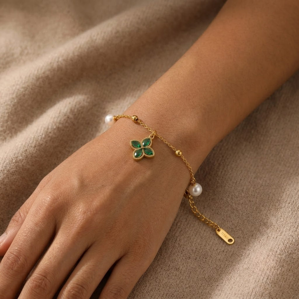 Four-Leaf Clover Green Stone Bracelet - Anti-Tarnish Gold-Plated with Pearl Charms