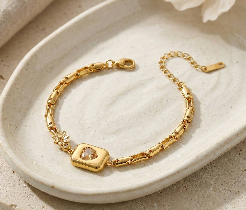 Heart Charm Link Bracelet | Anti-Tarnish Gold Plated Korean Style