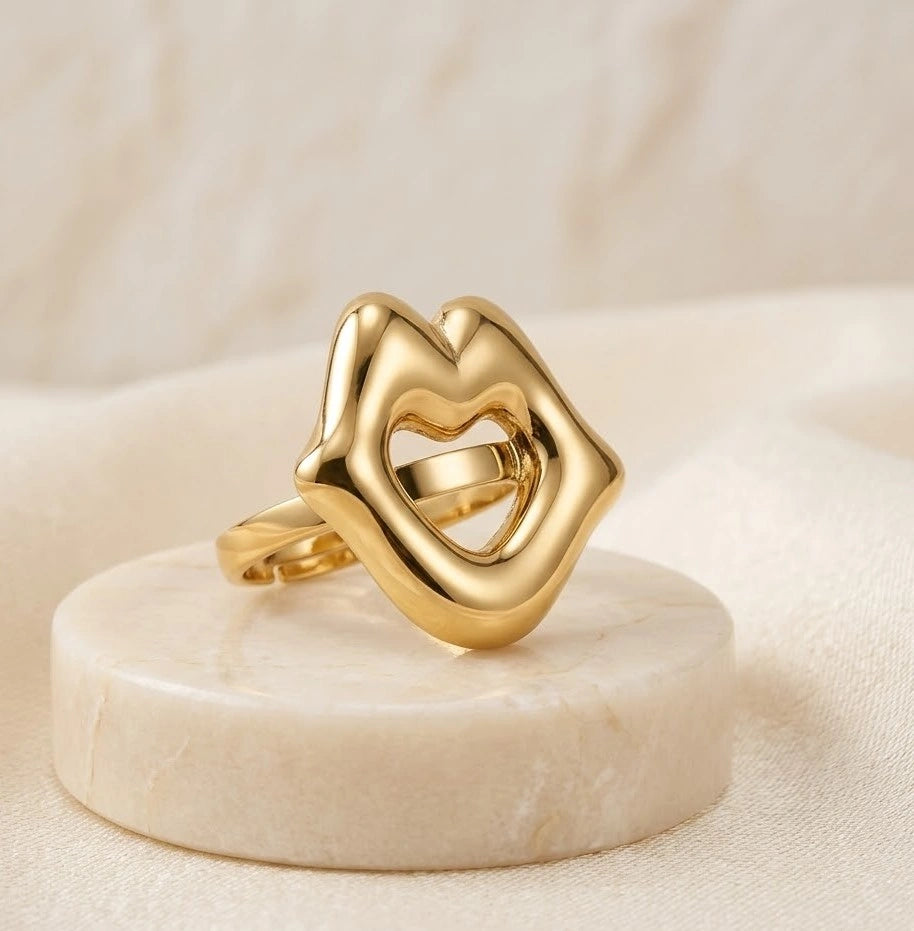 Hollow Lips Statement Ring | Anti-Tarnish Adjustable Band