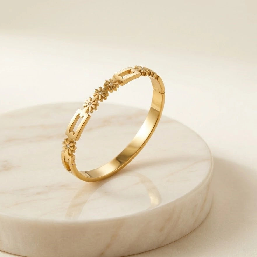 Daisy Floral Rectangular Link Anti-Tarnish Bracelet