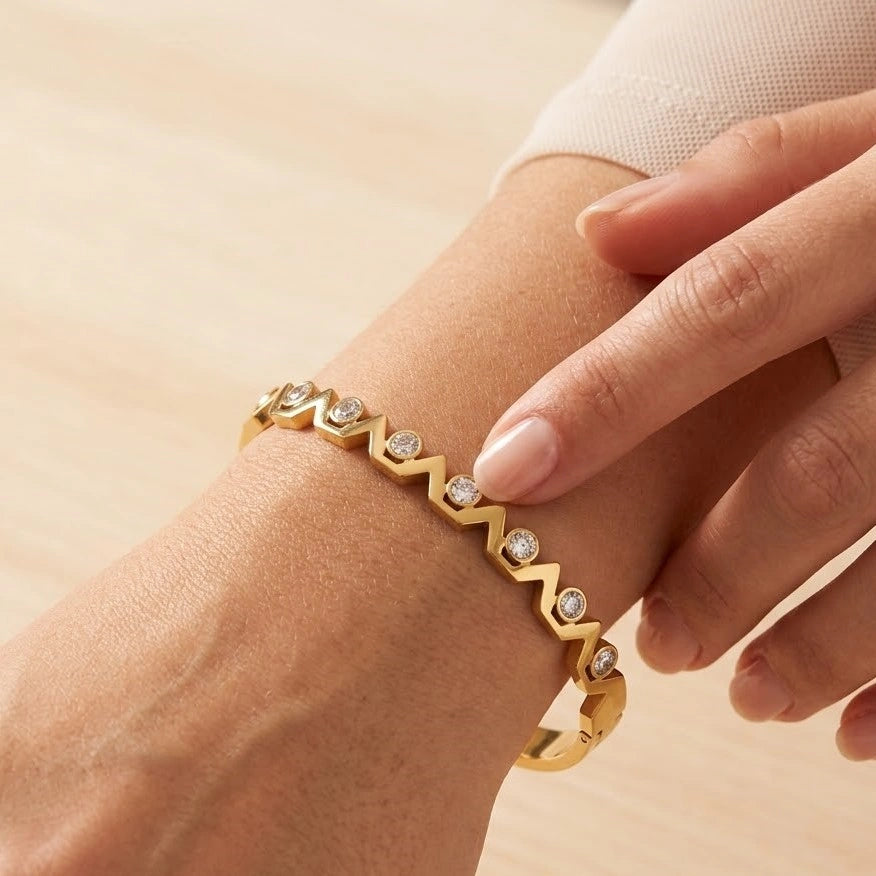 Zigzag Pattern Anti Tarnish Gold Plated Bracelet with Zirconia Stones