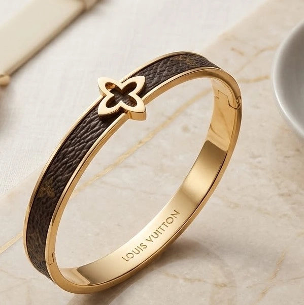 Clover Motif Brown Textured Bangle - Anti-Tarnish Gold Plated Bracelet