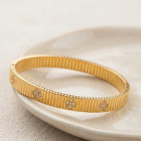 Textured Clover Motif Anti-Tarnish Bracelet - Premium Fashion Jewelry