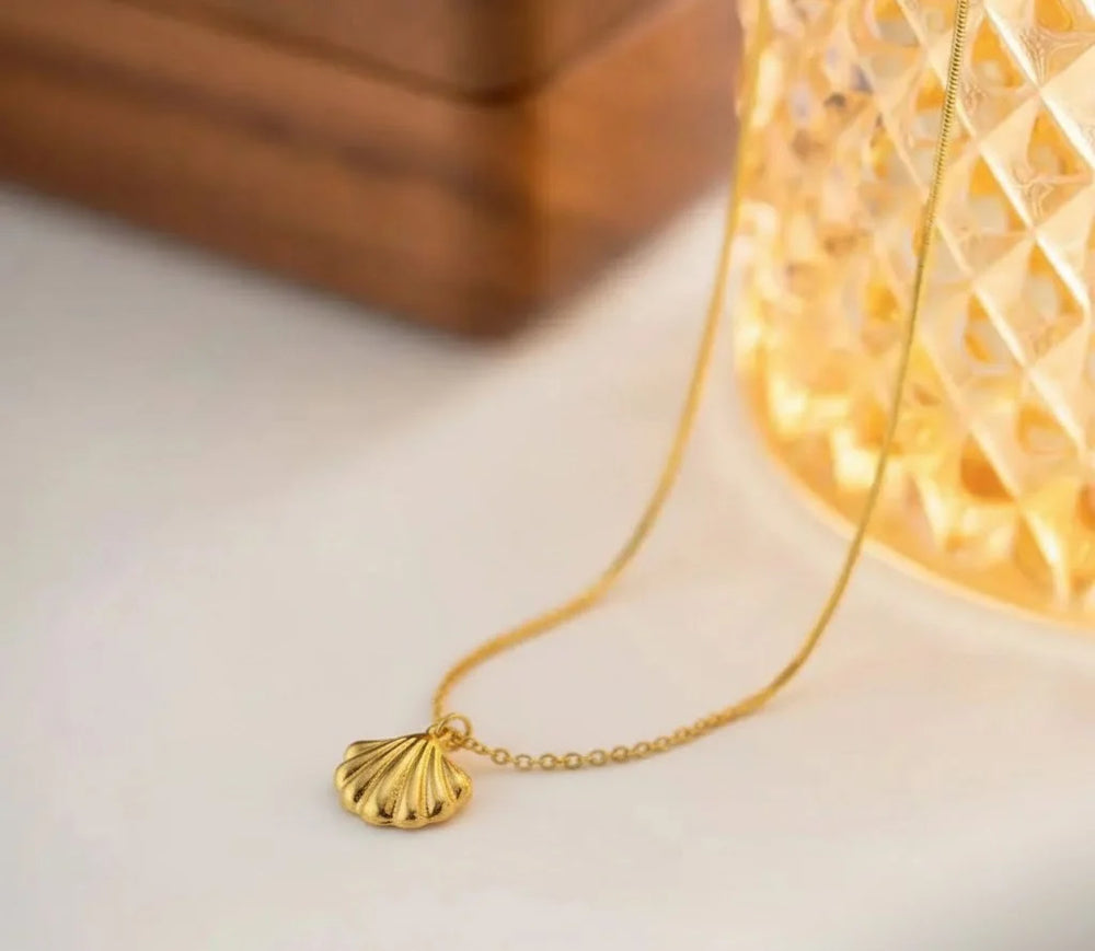 Scallop Shell Pendant Necklace Gold Plated – Anti-Tarnish Korean Style Chain