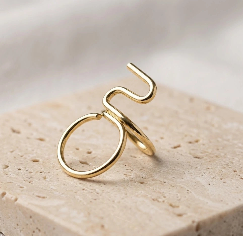 Aura Abstract Wire Statement Ring - Anti Tarnish
