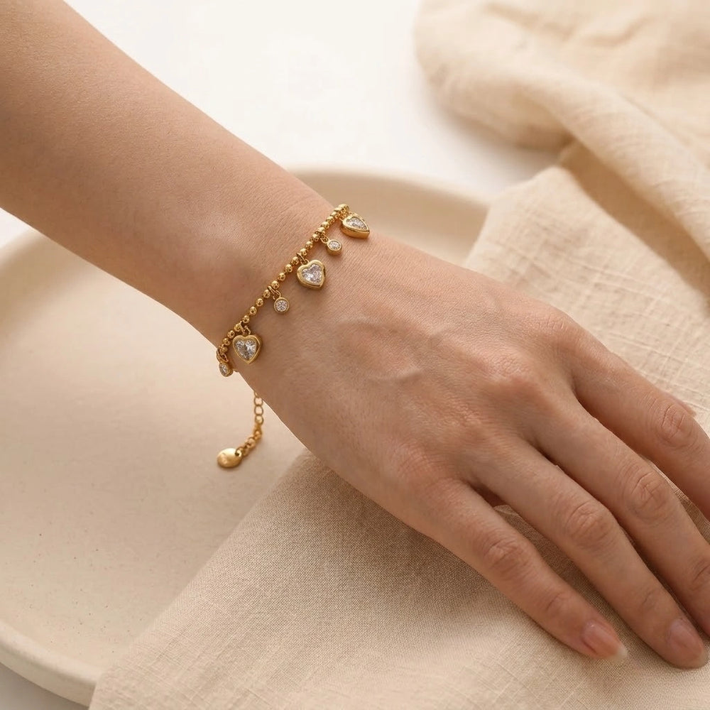 Heart Charm Beaded Bracelet - Anti-Tarnish Gold Plated