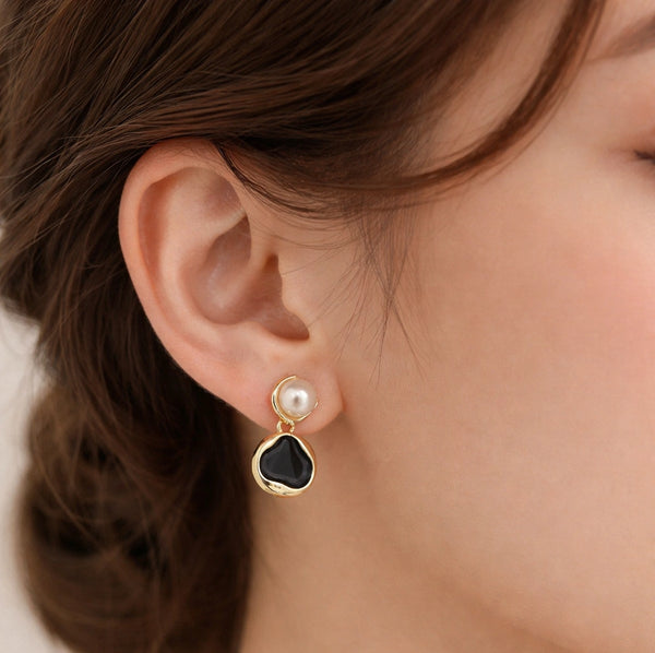 Black & Gold Pearl Drop Earrings | Elegant Statement Fashion Jewelry