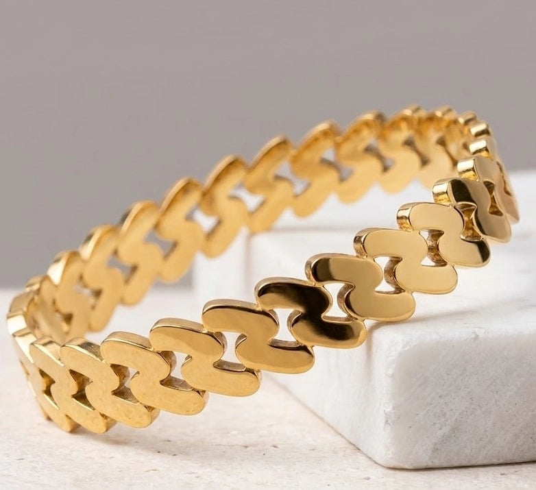 Chunky Interlocking Link Bracelet - Anti Tarnish Fashion Jewelry