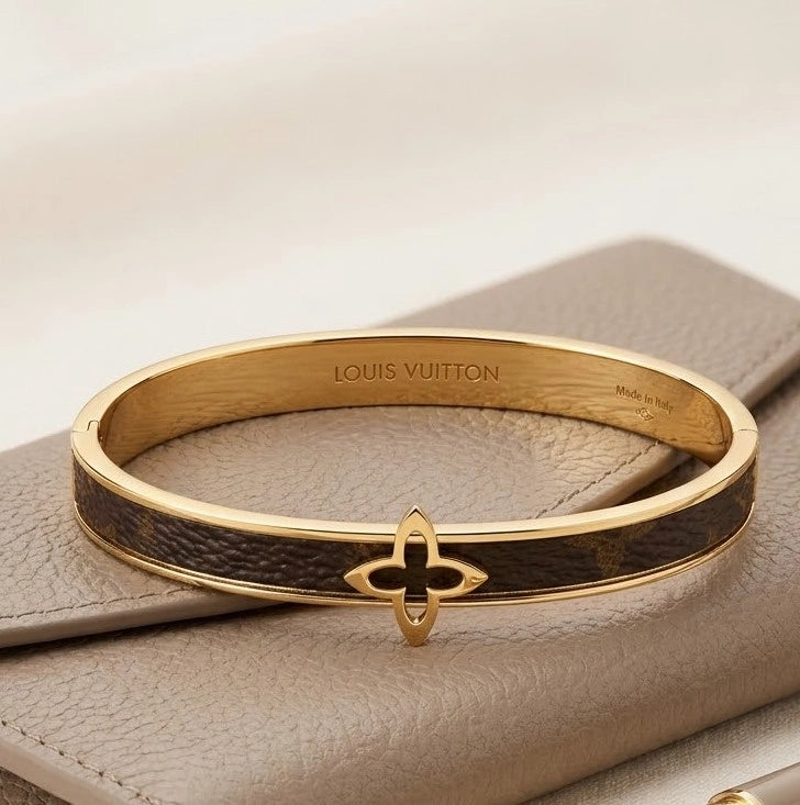 Clover Motif Brown Textured Bangle - Anti-Tarnish Gold Plated Bracelet