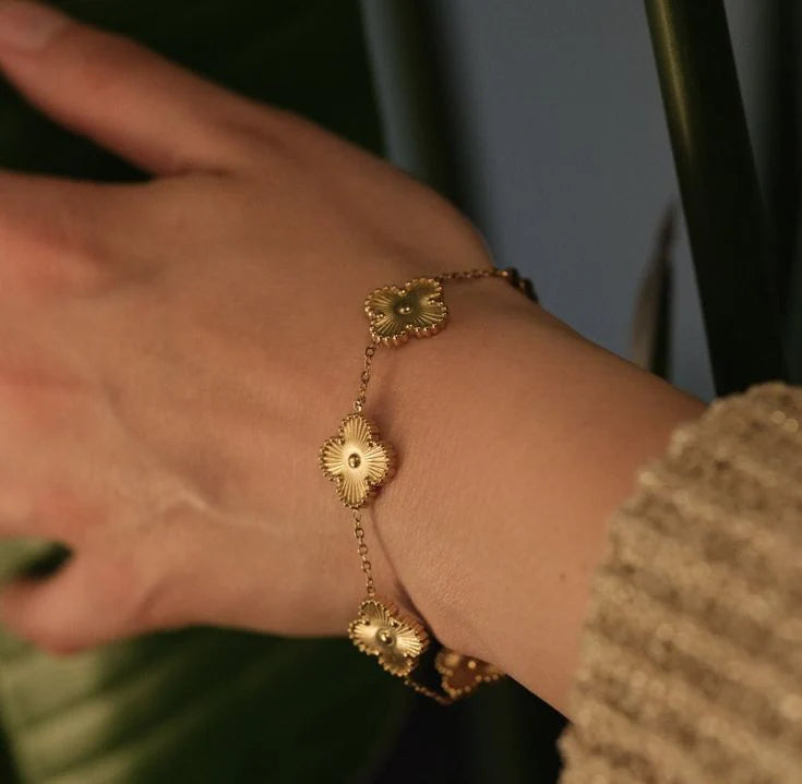 Clover & Screw Bangle Duo – Anti-Tarnish Bracelet Stack