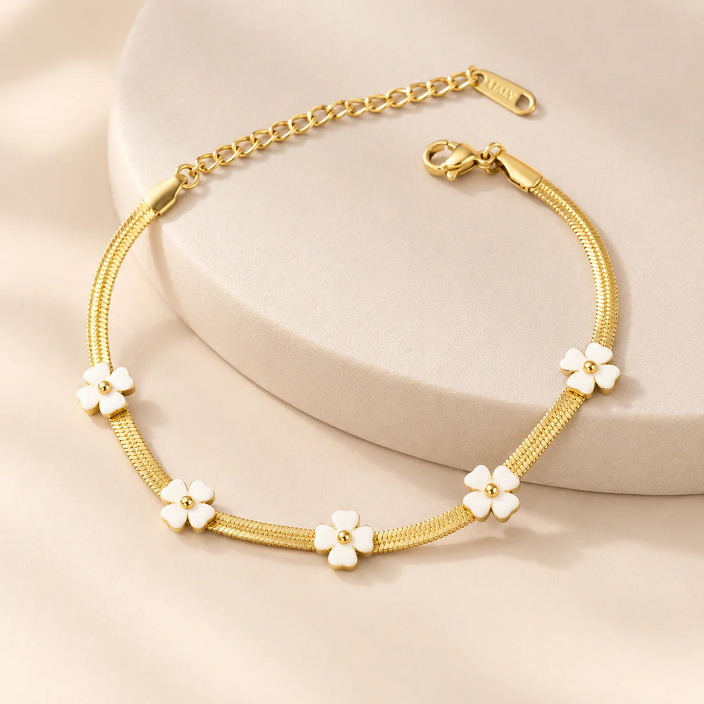 Elegant White Flower 2-Piece Bracelet Set (Anti-Tarnish Gold Plated)