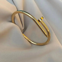 'Old Money' 3-Piece Anti-Tarnish Gold Bangle & Pearl Butterfly Stack
