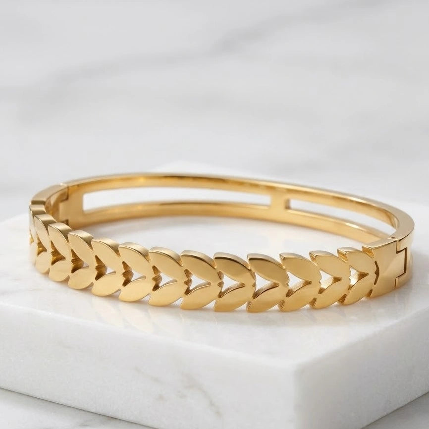 Leaf Pattern Anti-Tarnish Gold Plated Bracelet for Women