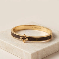 Clover Motif Brown Textured Bangle - Anti-Tarnish Gold Plated Bracelet