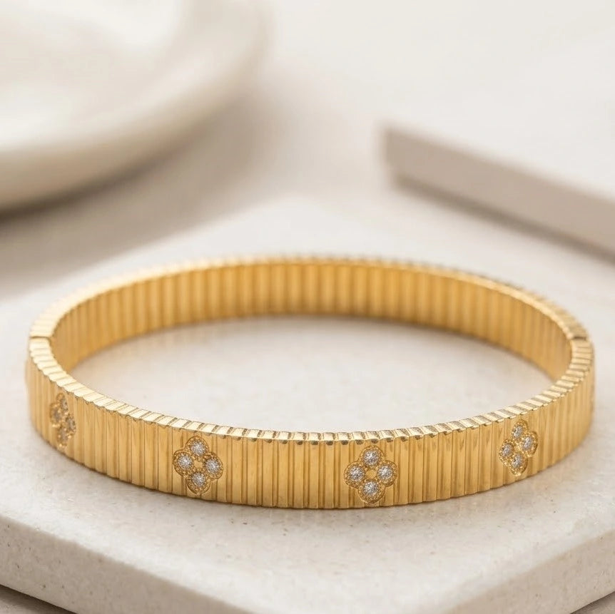 Textured Clover Motif Anti-Tarnish Bracelet - Premium Fashion Jewelry