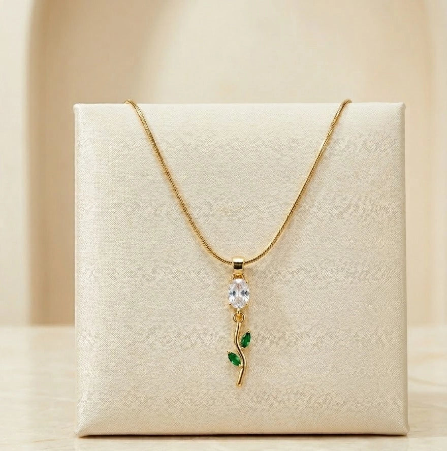 Minimalist Green Leaf Pendant Necklace - Anti-Tarnish Gold Plated Jewelry-Tulip