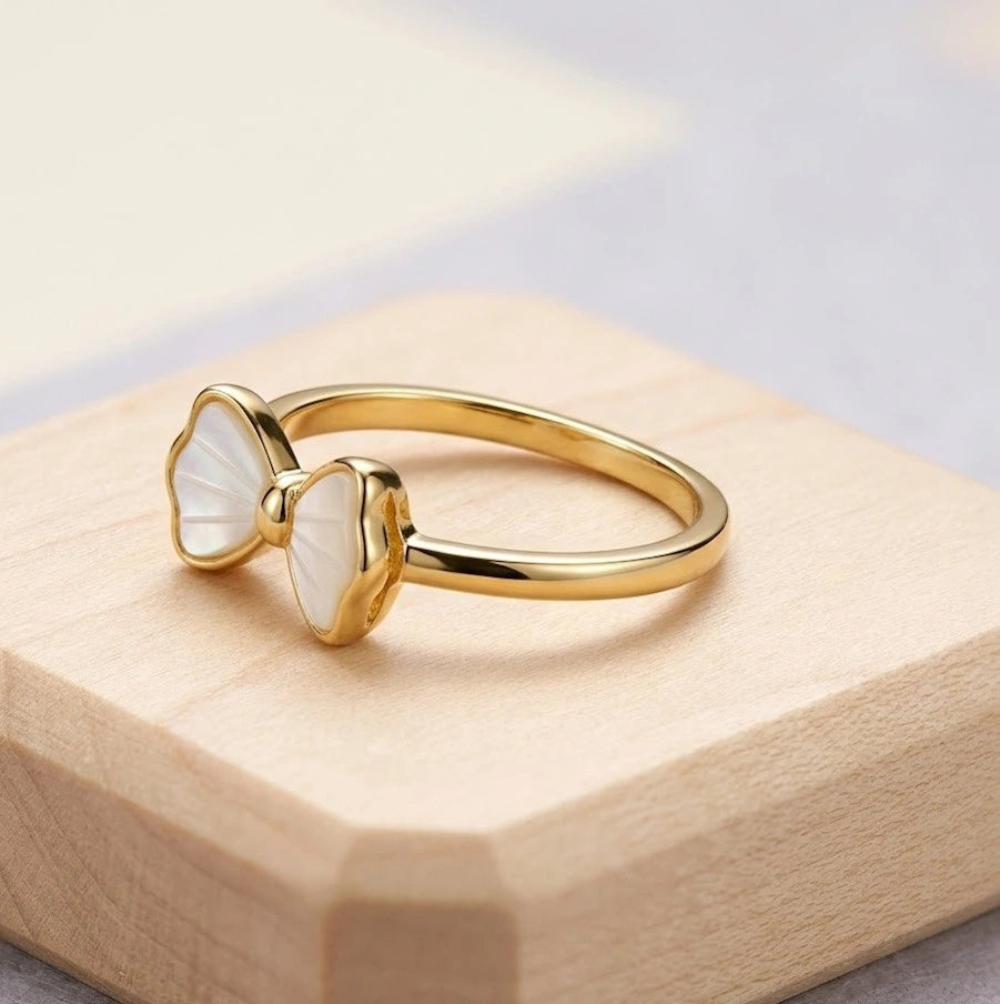 White Pearl-Finish Bow Ring | High Quality Fashion Jewelry