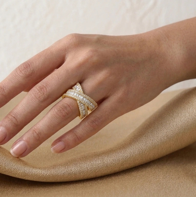 Criss Cross Gold Fashion Ring - High Quality Crystal Statement Ring for Women