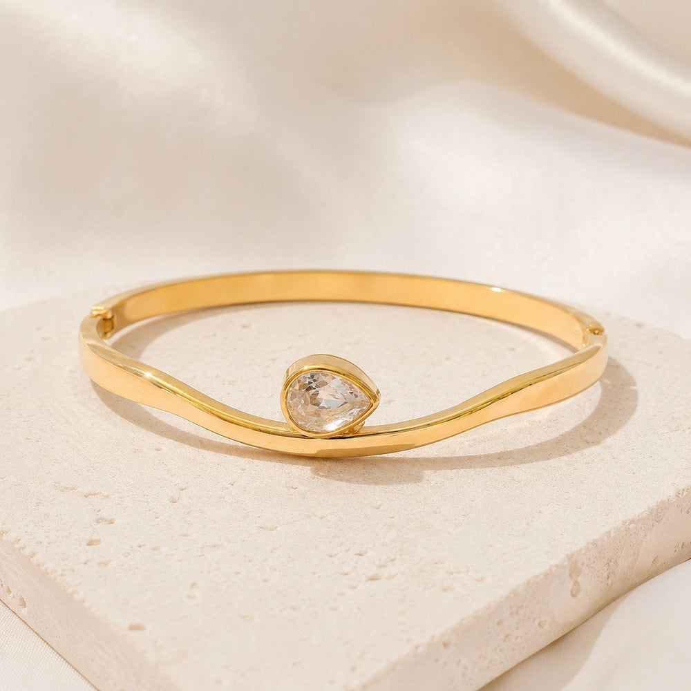 Teardrop Crystal Wavy Bangle | Anti-Tarnish Gold-Plated Minimalist Bracelet
