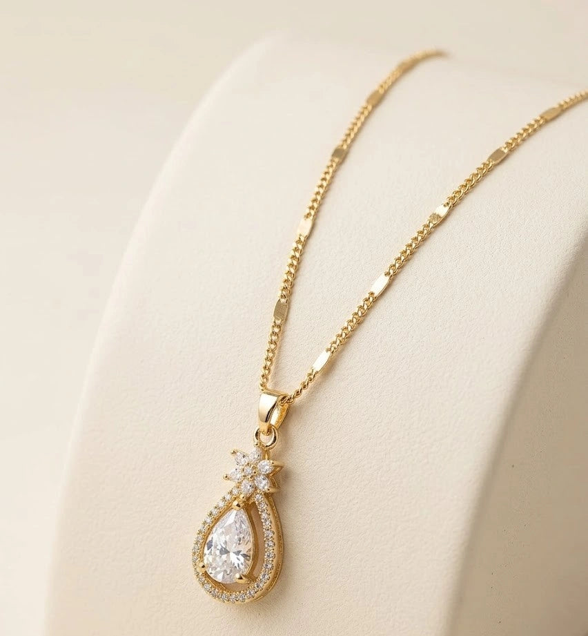 Teardrop Crystal Halo Pendant Necklace | Anti-Tarnish Fashion Jewelry