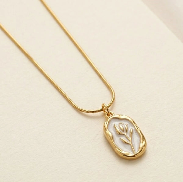 pendant necklace, gold-plated pendant, minimal jewellery, daily wear necklace