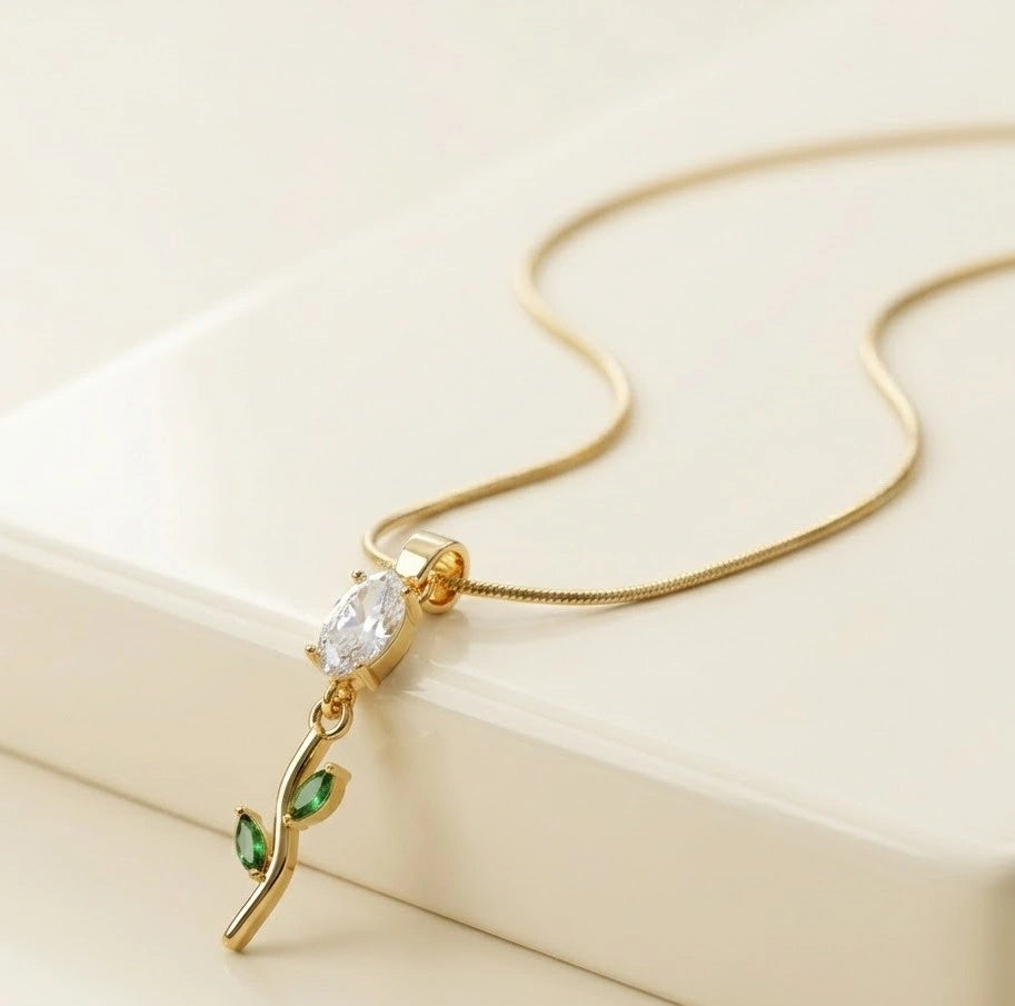 Minimalist Green Leaf Pendant Necklace - Anti-Tarnish Gold Plated Jewelry-Tulip