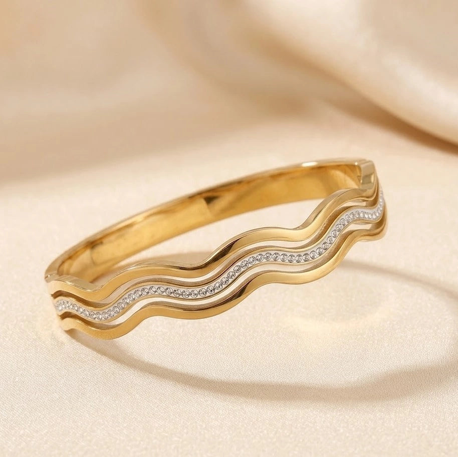 Wave Design Crystal Anti-Tarnish Fashion Bracelet