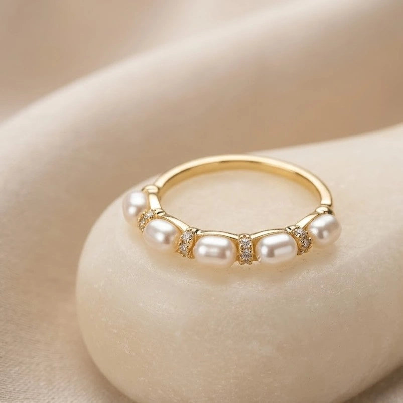 3-Pearl Gold Fashion Ring - Elegant Dainty Minimalist Jewelry for Women