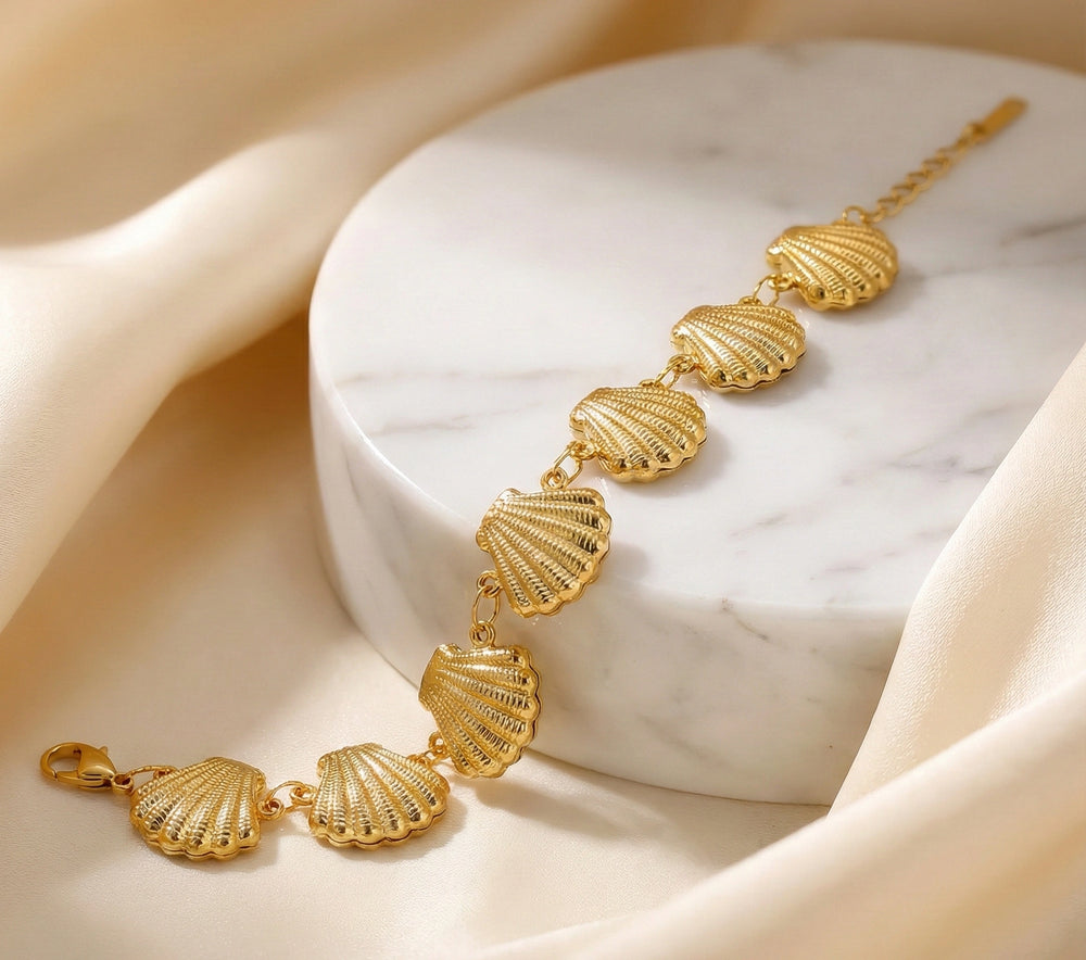 Anti-Tarnish Gold-Plated Seashell Bracelet | Waterproof & Hypoallergenic
