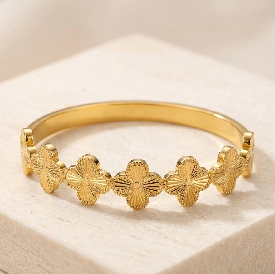 Clover Motif Anti-Tarnish Gold Plated Bracelet for Women