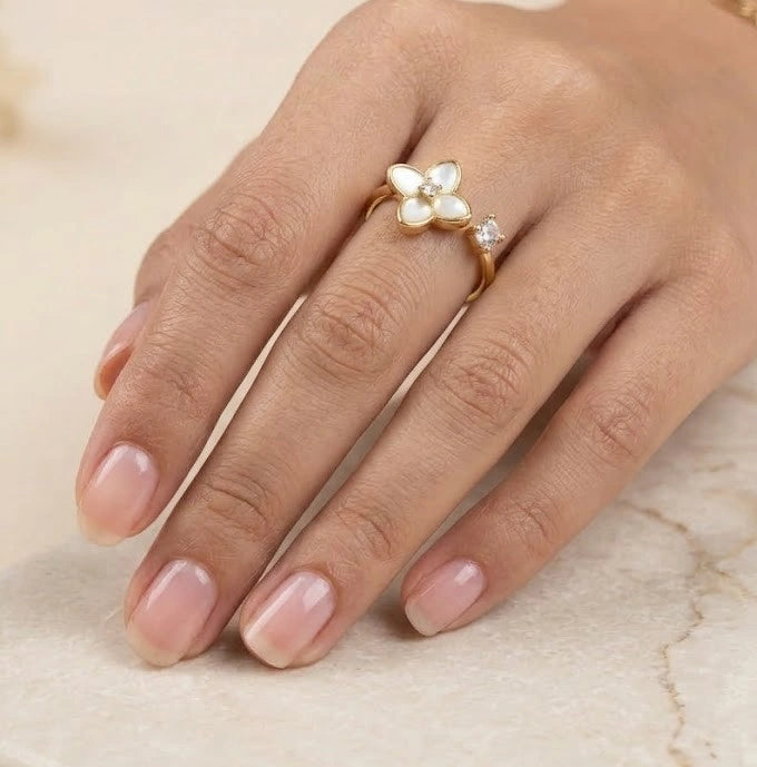 White Clover Floral Fashion Ring - High Quality