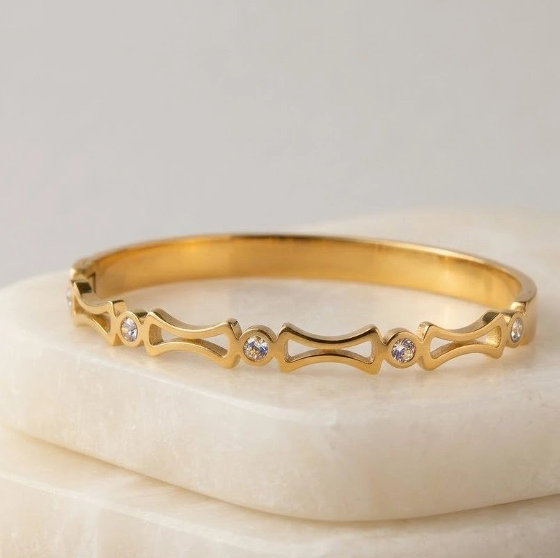 Geometric Bow-tie Anti-Tarnish Bracelet - Gold Plated Minimalist Kada