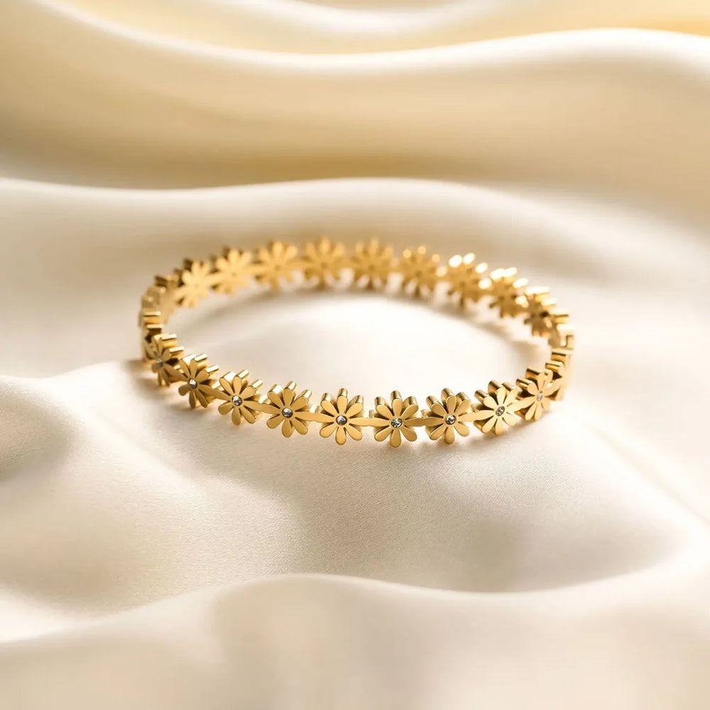 Daisy Chain Floral Bangle - Anti-Tarnish Gold Plated Bracelet