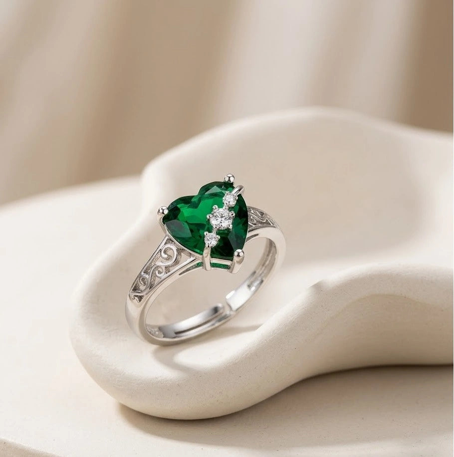 Emerald Green Heart Statement Ring | High-Quality Fashion Jewelry