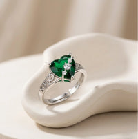 Emerald Green Heart Statement Ring | High-Quality Fashion Jewelry