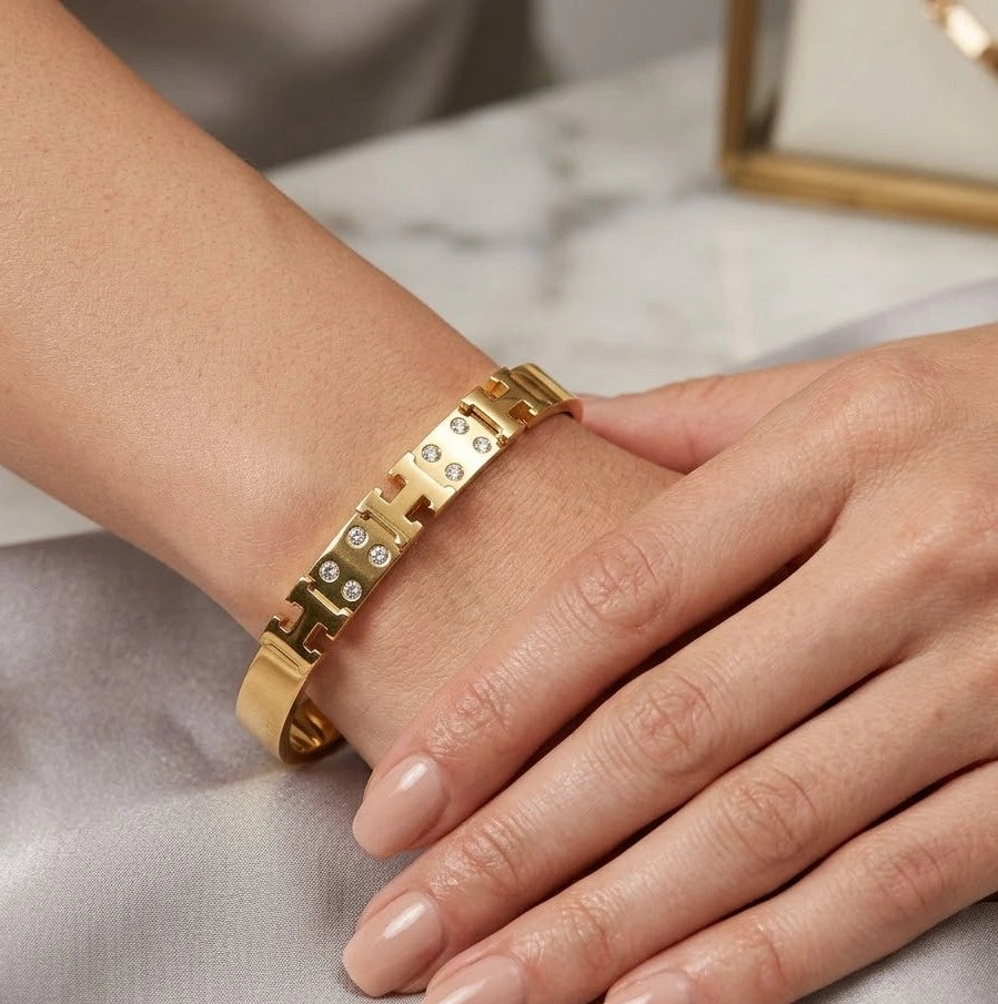 Minimalist H-Link Gold Plated Bracelet - Elegant Anti-Tarnish Accessory