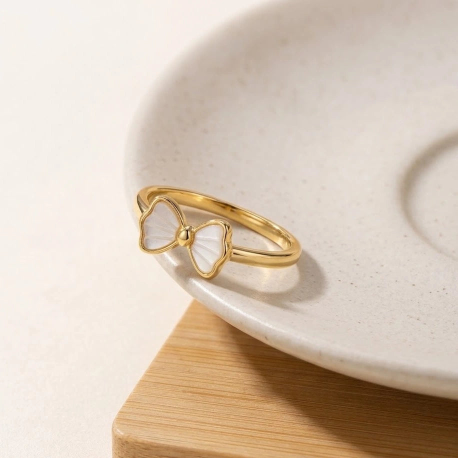 White Pearl-Finish Bow Ring | High Quality Fashion Jewelry