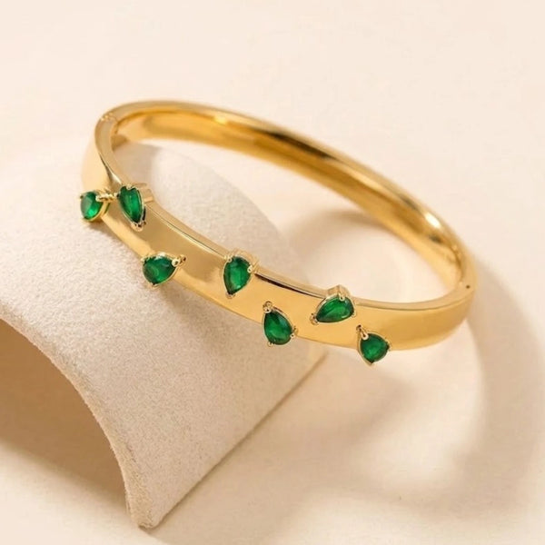 Secure hinged clasp detail of the anti-tarnish green stone bangle