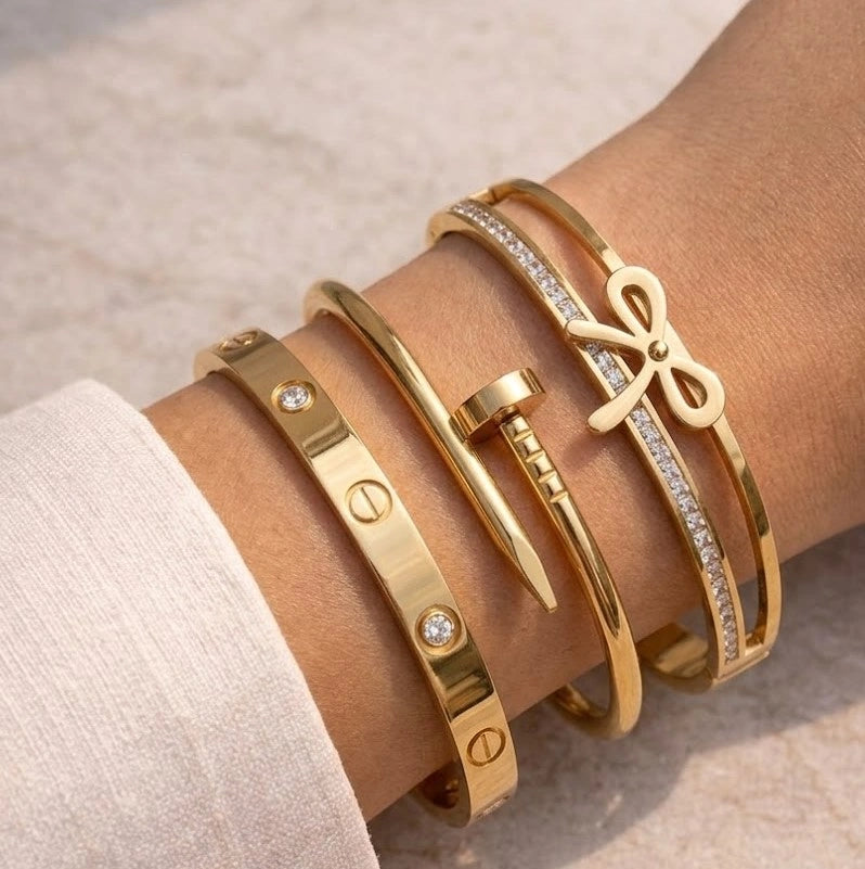 The 'IT-Girl' Signature Gold Bracelet Stack (Set of 3)