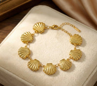 Anti-Tarnish Gold-Plated Seashell Bracelet | Waterproof & Hypoallergenic
