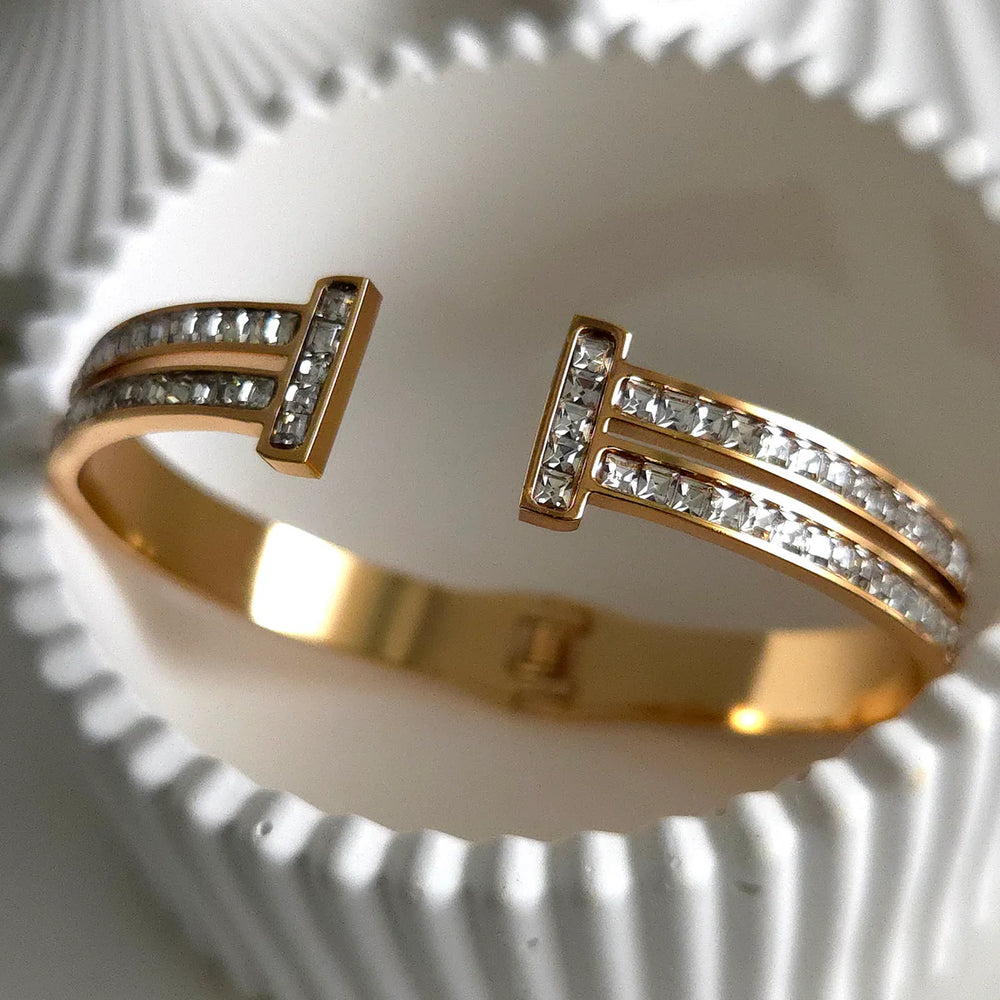 T-Letter Luxury Anti-Tarnish Gold Plated Bracelet for Women
