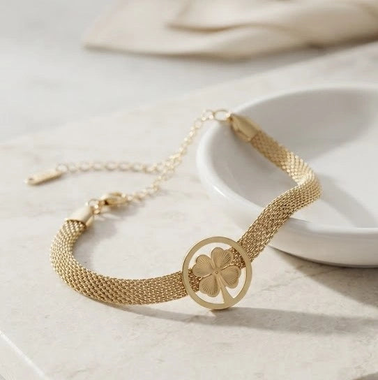 Four Leaf Clover Anti-Tarnish Gold-Plated Mesh Bracelet