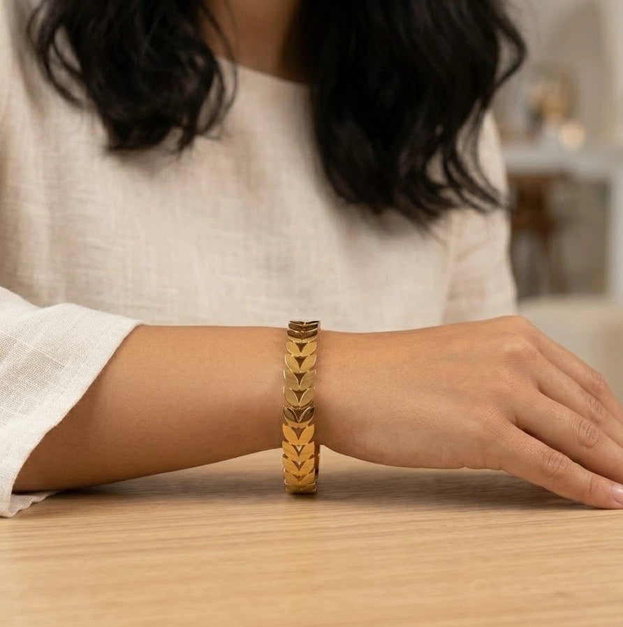 Leaf Pattern Anti-Tarnish Gold Plated Bracelet for Women