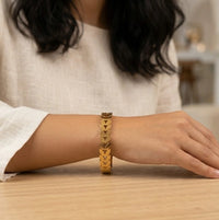 Leaf Pattern Anti-Tarnish Gold Plated Bracelet for Women